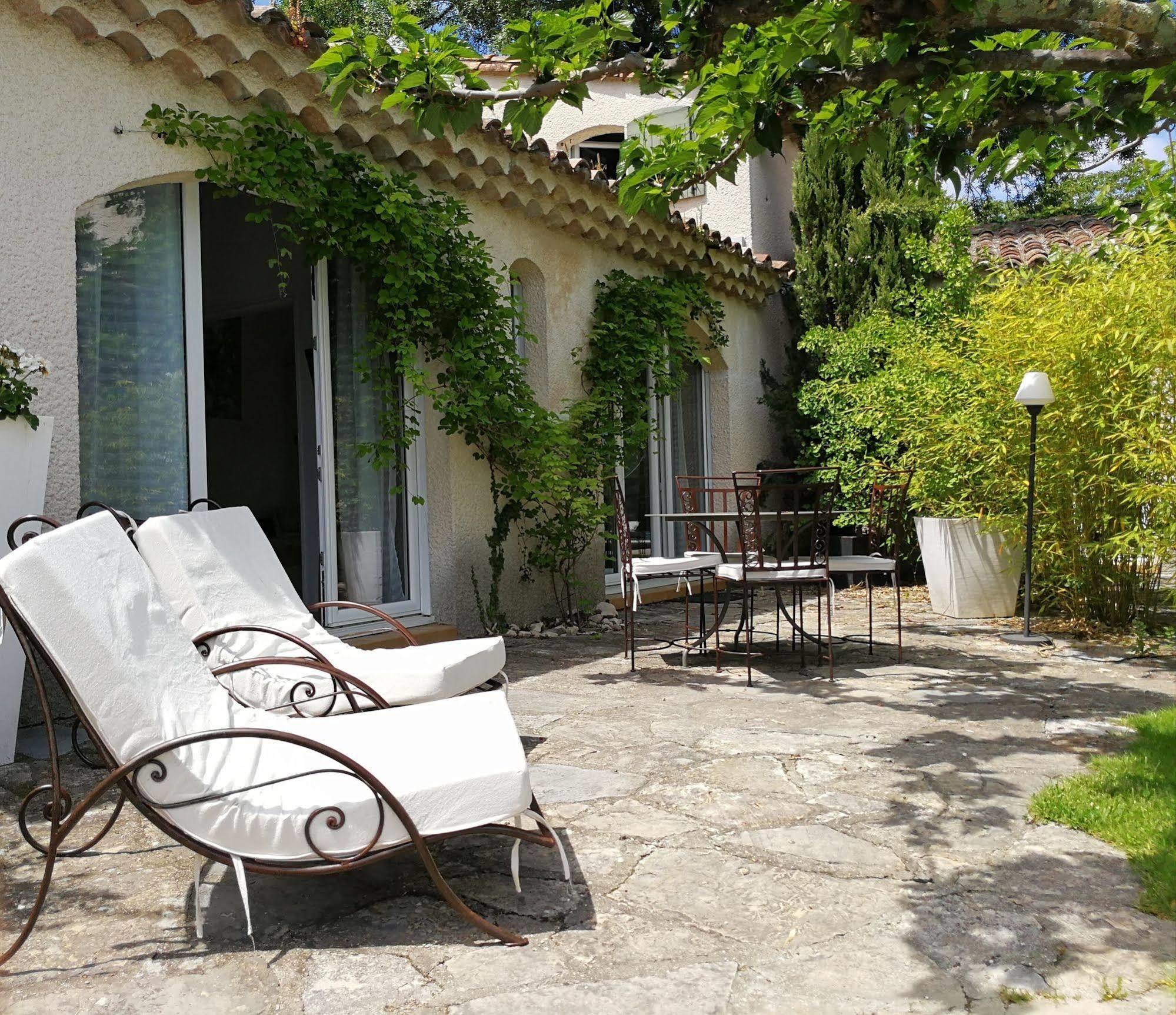 La Bastide Des Muriers Deaux Exteriér fotografie